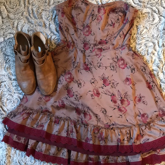 Free People Dresses & Skirts - FREE PEOPLE DRESS🌻🌻🌻